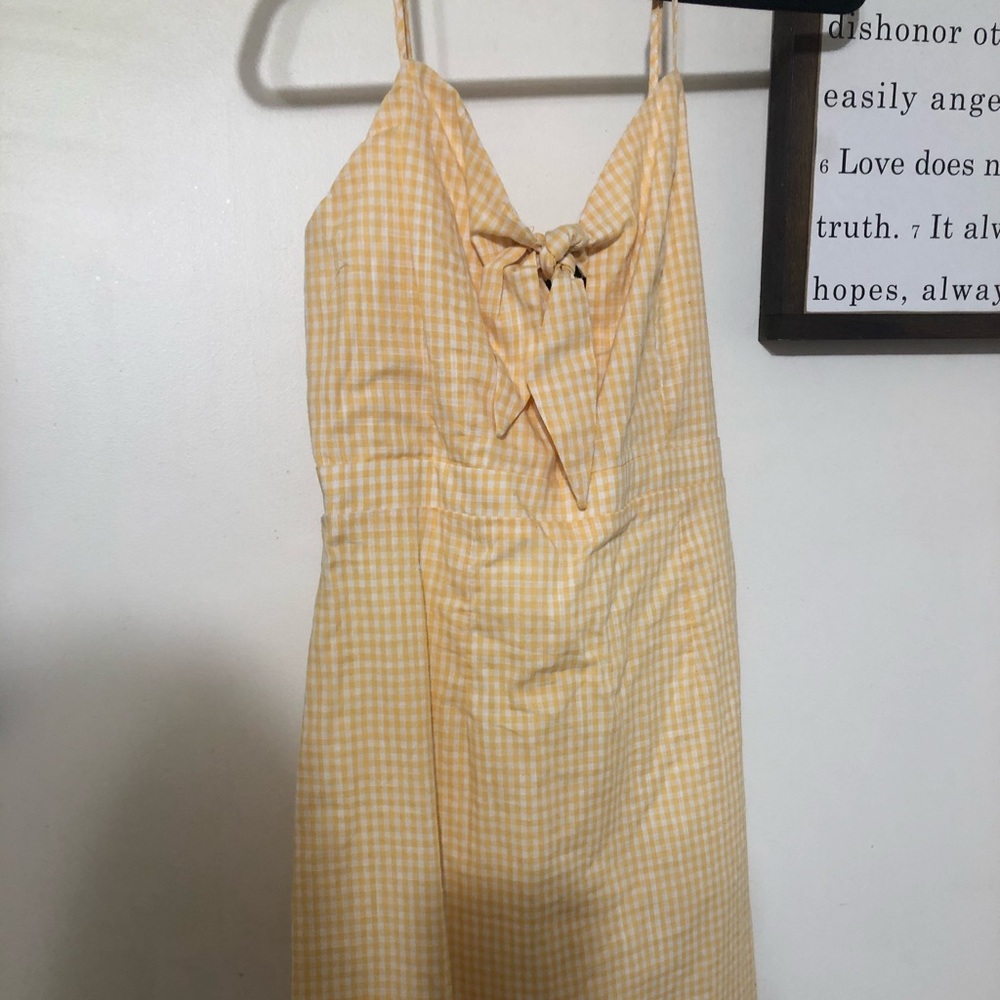 Little yellow dress